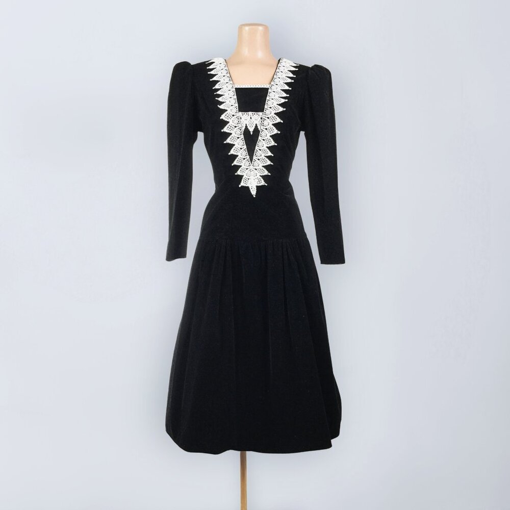Vintage 80s Black Velvet Dress with Crochet Lace Collar